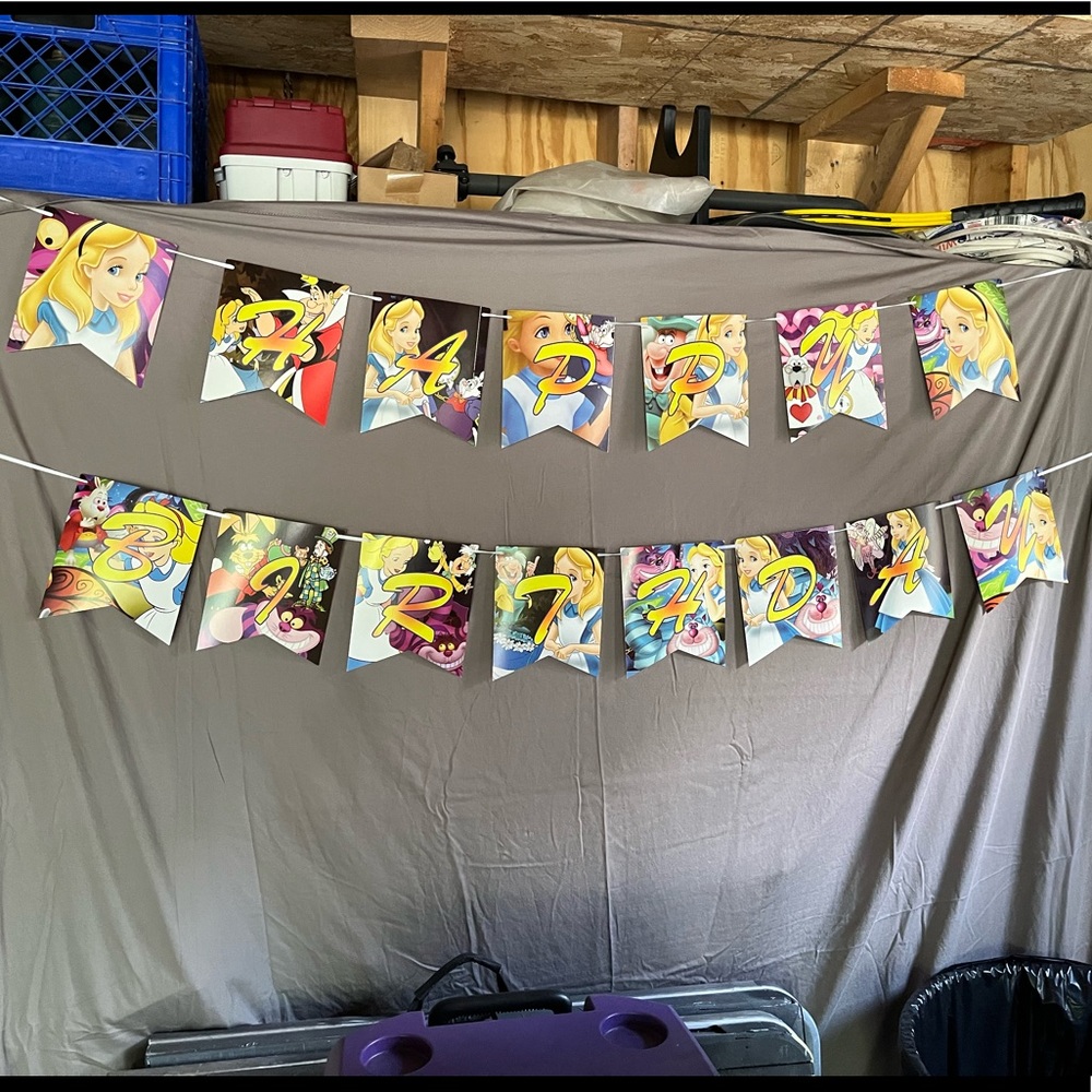 Alice in Wonderland birthday party decorations